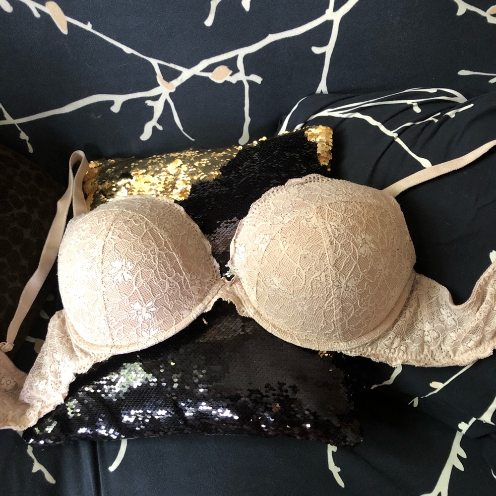 TORRID PUSH UP PLUNGE BRA 44D euc